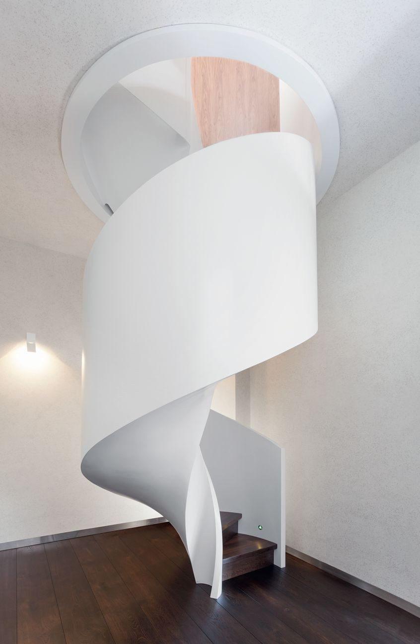 ST1000 - schody spiralne wykonane z drewna i kompozytu