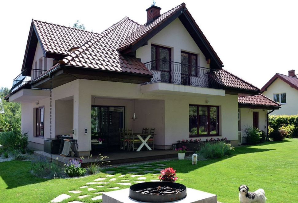 Obszerny zadaszony taras