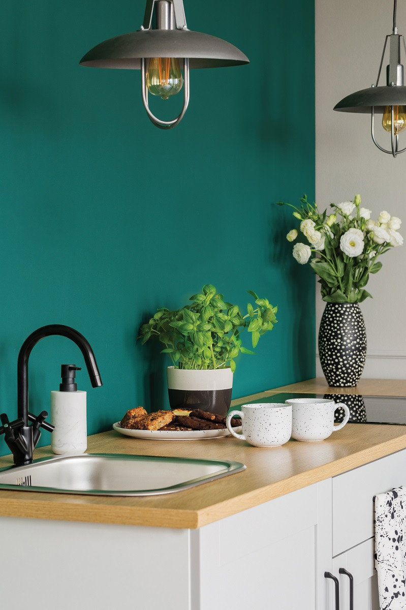 Odcień Vibrant z palety Beckers Designer Kitchen & Bathroom