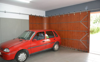 Boczna brama segmentowa na dwa wjazdy to świetny pomysł!