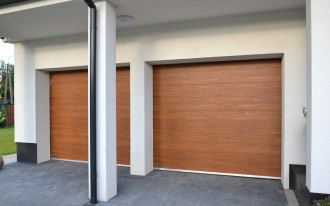 Dwie bramy są za wąskie, a mechanizmy łańcuchowe głośno pracują