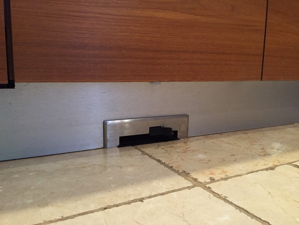 Automatyczna szufelka w kuchni