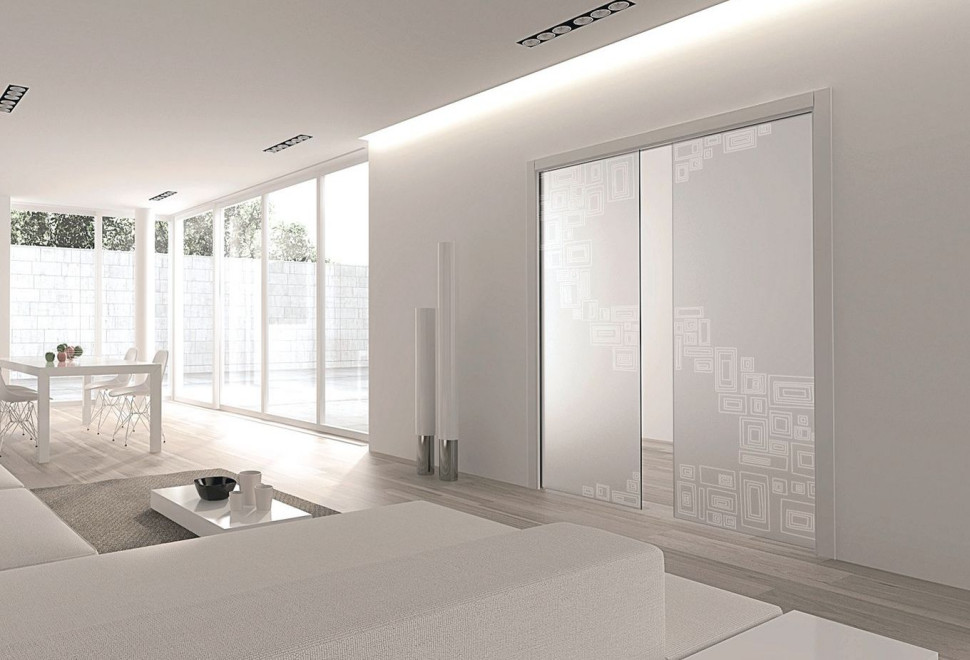 Zestawy z drzwiami w postaci przesuwanej tafli szkła, w systemie pojedynczym i podwójnym, z ościeżnicą