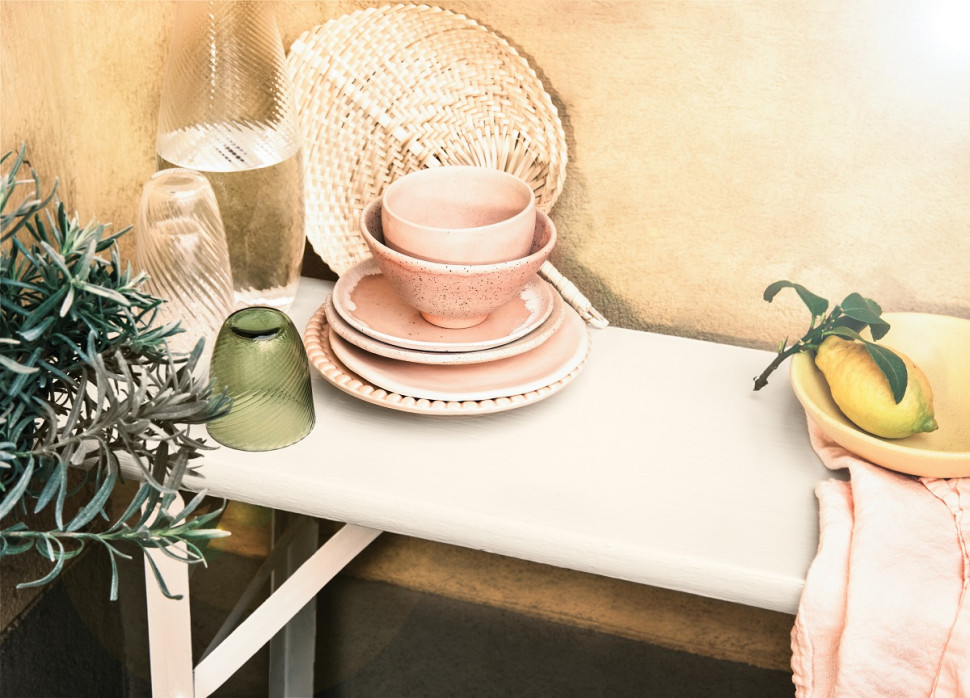 ławeczka w odcieniu Vannila Cream. fot. Beckers