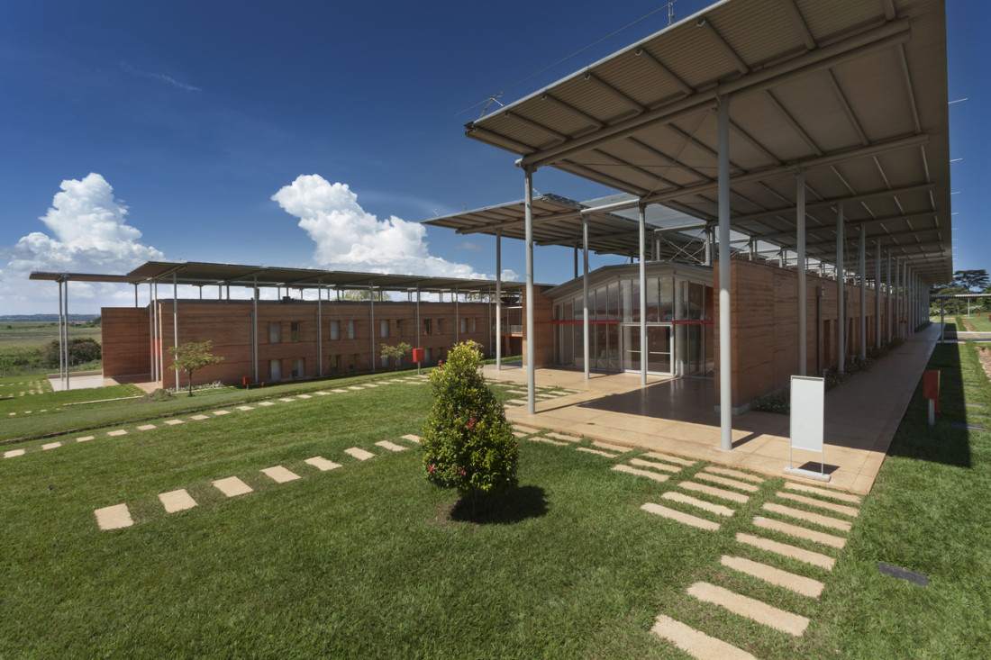 Firma Nice wspiera budowę dziecięcego szpitala w Ugandzie