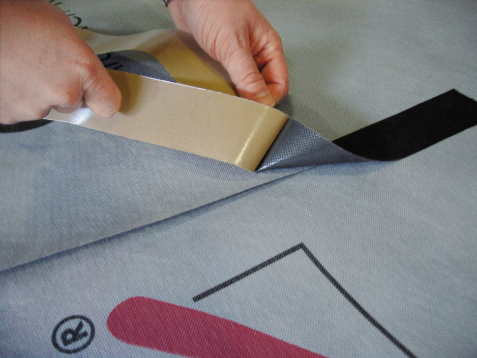 Łączenie membran dachowych jednostronną taśmą montażową marki CREATON