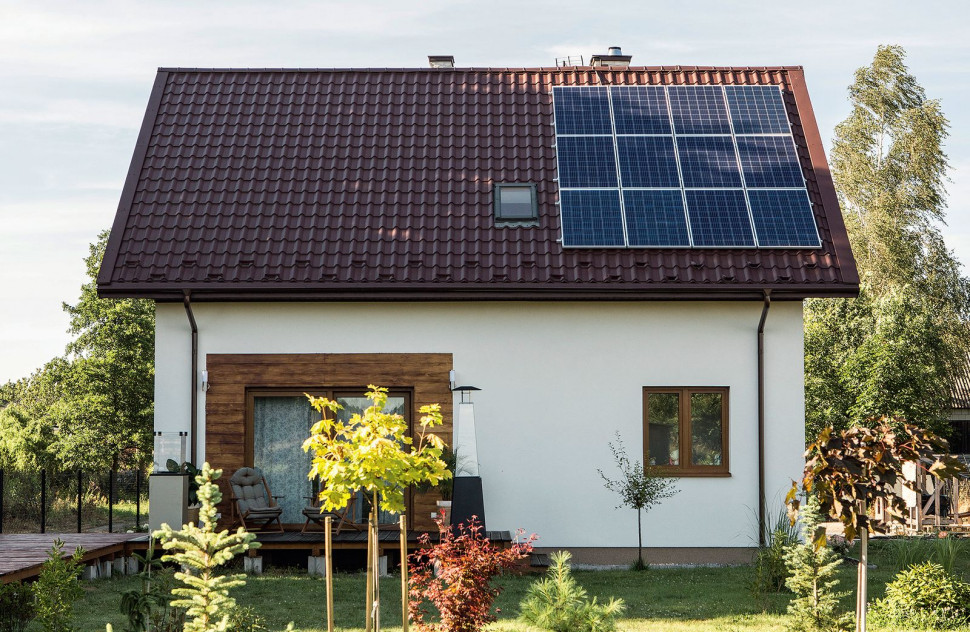 Instalacja fotowoltaiczna na dachu domu jednorodzinnego