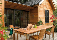 Jak zabezpieczyć drewniane meble ogrodowe? Ten olej ochroni je przed deszczem, słońcem i mrozem