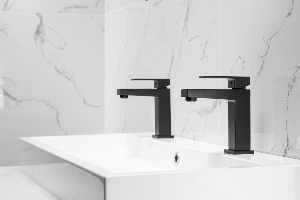 Bateria umywalkowa Logon Black