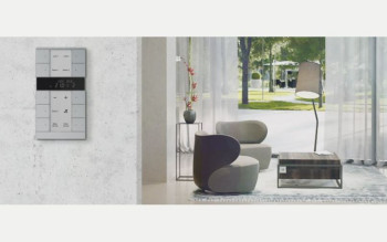 ABB RoomTouch® KNX - pełna swoboda w inteligentnym pokoju hotelowym