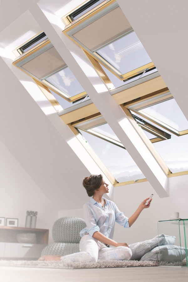 Okna dachowe z siłownikiem - sterowane za pomocą pilota