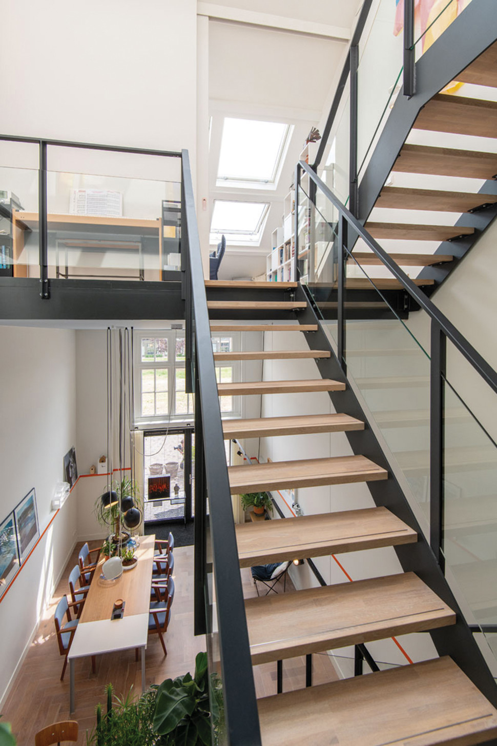 Wnętrze odnowionego budynku wojskowego w Holandii