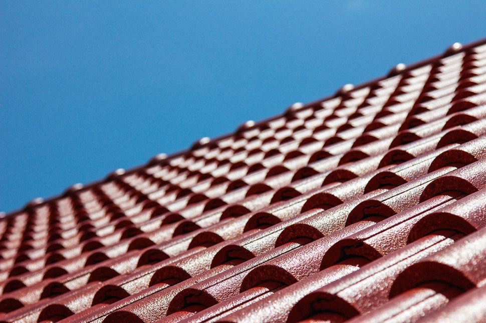 Rozwiązania Tikkurila pozwalają bowiem na całkowitą zmianę estetyki dachu - oferując do wyboru blisko 1400 barw w macie lub połysku