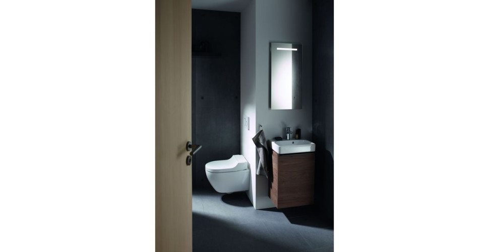 Toaleta wyposażona w miskę WC Geberit AquaClean