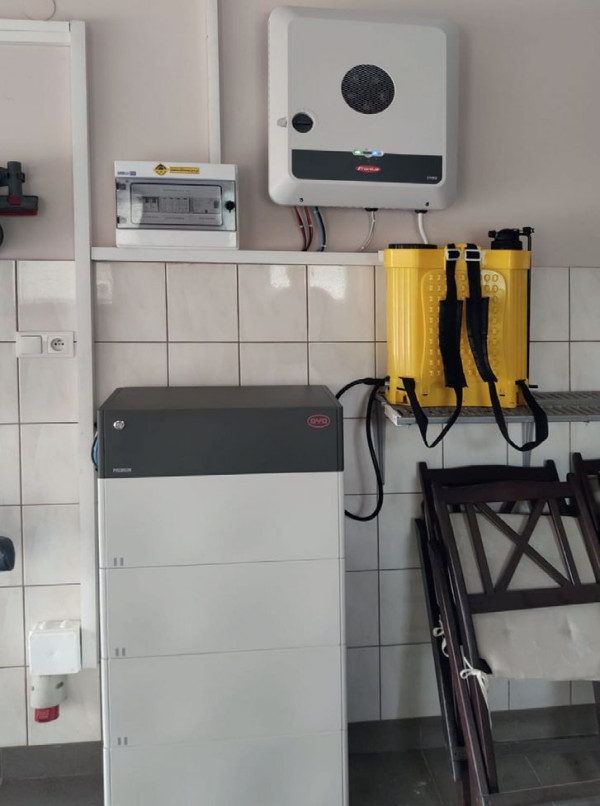 Falownik hybrydowy i magazyn energii