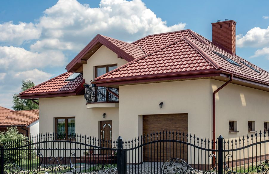Blachodachówka przypominająca klasyczne dachówki ceramiczne