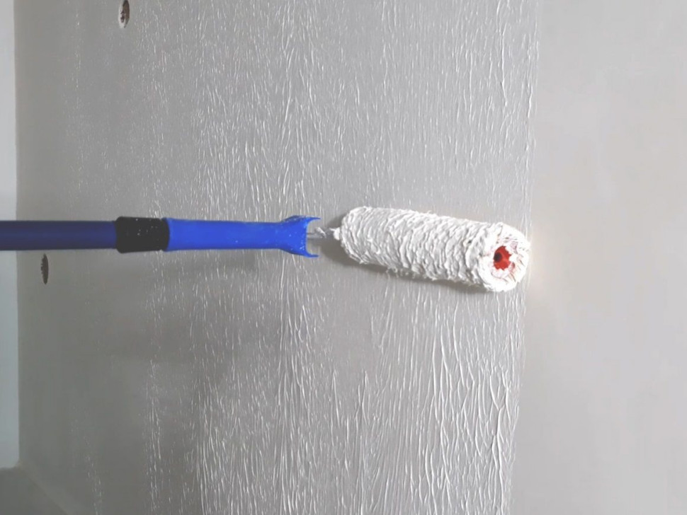 Nanoszenie gładzi wałkiem