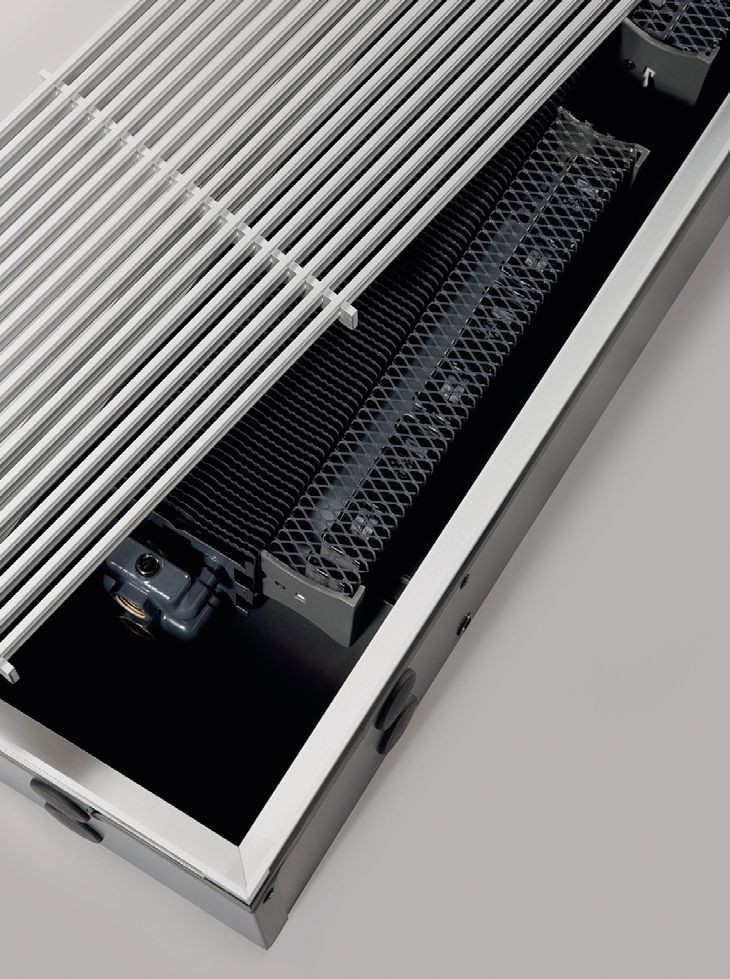 Grzejnik kanałowy: Ażurowy podest sztywny