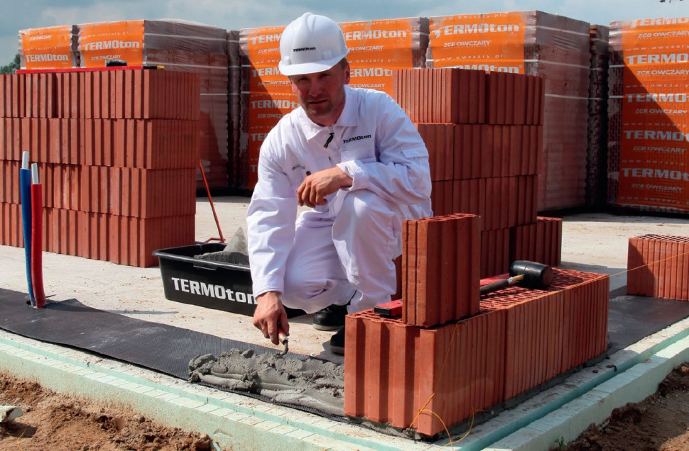 Murowanie ścian warstwowych