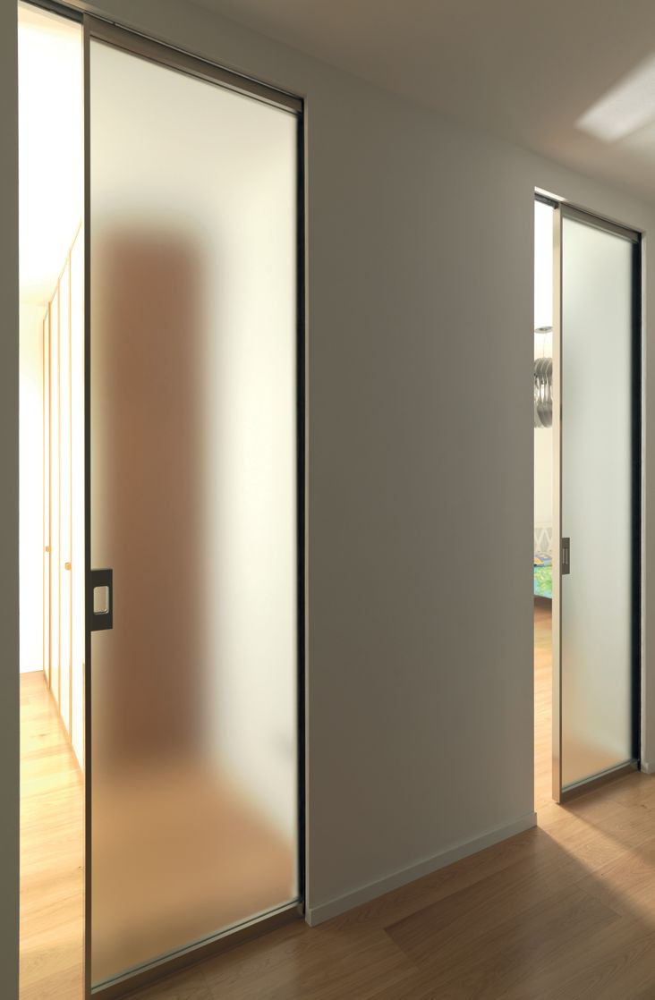 Szklane drzwi przesuwne chowane w ścianie