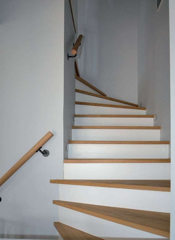 Zabiegowa klatka schodowa