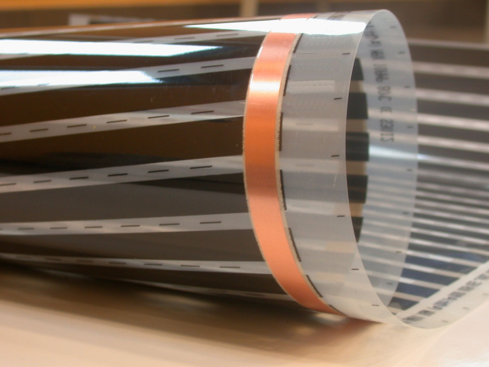 Folia grzewcza do realizacji elektrycznego ogrzewania płaszczyznowego. fot. FENIX