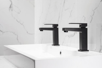 Logon – kolekcja deszczowni i baterii łazienkowych