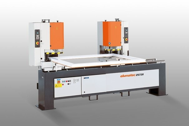 Rok 2011: Zgrzewarka 2-głowicowa zgrzewa jednocześnie dwa naroża, bez oczyszczania końcowego