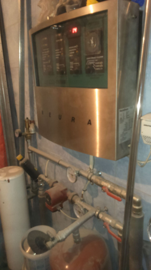 Sterownik i armatura gruntowej instalacji grzewczej z kolektorem poziomym