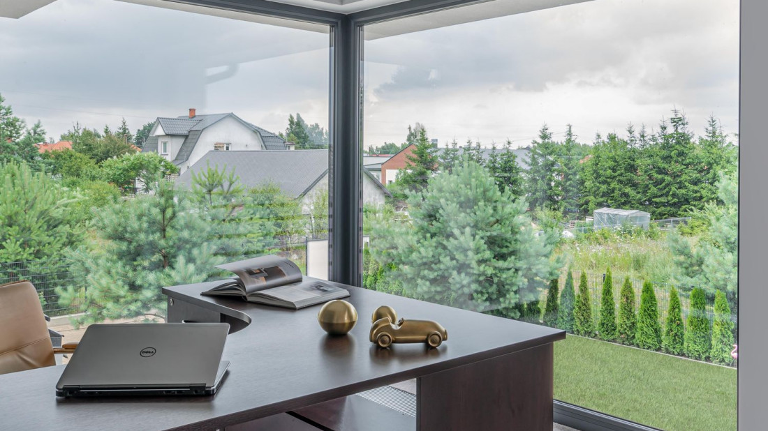 Narożne okna i drzwi tarasowe – efektowna ozdoba domu