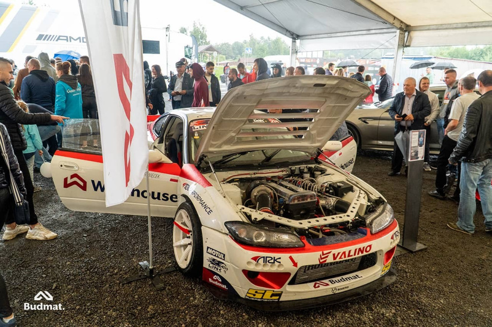 Nissan S15 na pikniku dekarskim w Dębicy