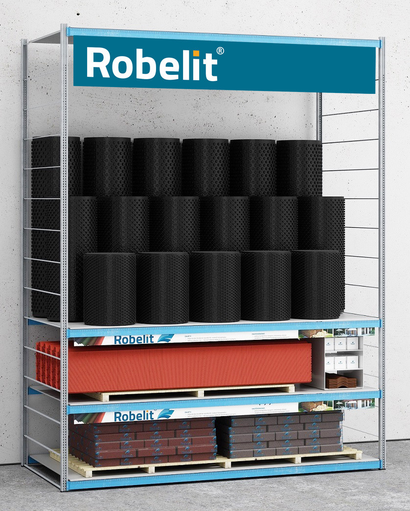 Regał ekspozycyjny Robelit z rolami folii kubełkowej. fot. Robelit