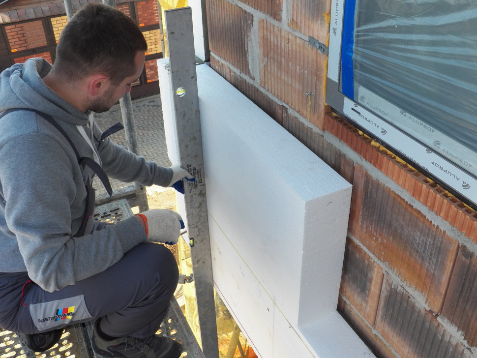 Ocieplanie ścian białym styropianem