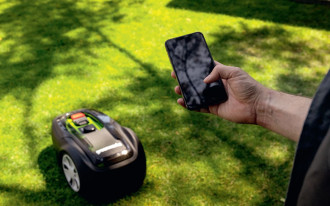 Roboty koszące do mniejszych ogrodów marki GREENWORKS!