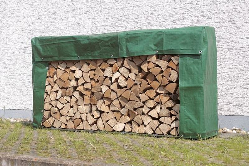 Plandeka chroni polana przed deszczem oraz działaniem promieni słonecznych UV 