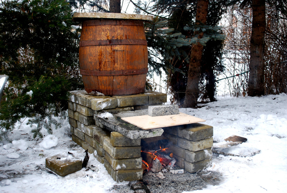 Wędzarnia w beczce fot. kubowa1 / pl.depositphotos.com