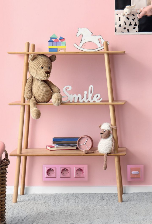 Gniazda z przesłonami styków