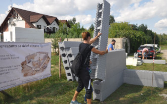 Jak budować i betonować ściany w systemie IZODOM2000?