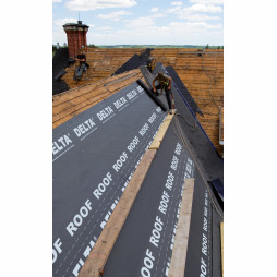 Mocna membrana wstępnego krycia DELTA®-ROOF