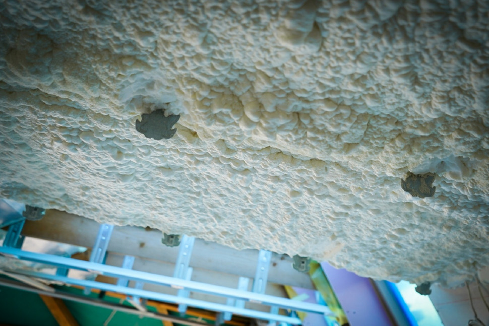 Wyznaczenie przebiegu zabudowy poddasza i montaż wieszaków