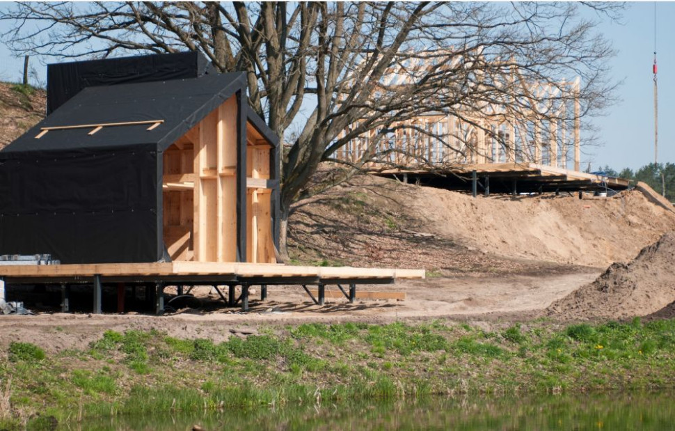 Konstrukcja z drewna idealnie sprawdza się do budowy domów w systemie szkieletowym