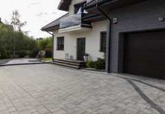 Jaka powinna być kostka na podjazd? Najważniejsze cechy