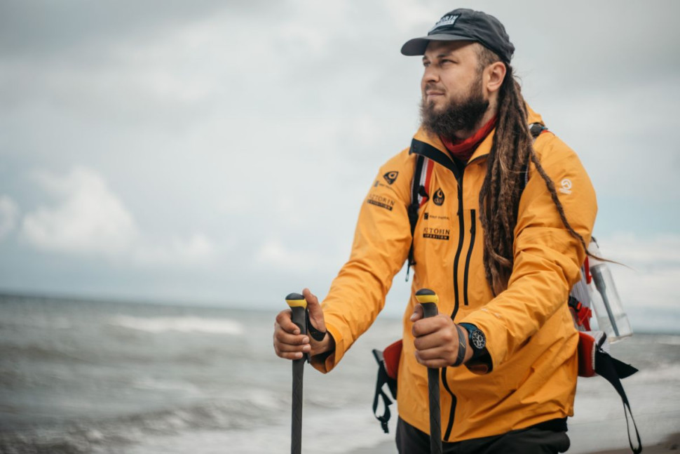 Mateusz Waligóra podczas wyprawy nad Morzem Bałtyckim