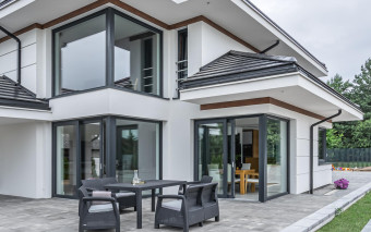 Okna narożne - rodzaje, zalety i wady, gdzie je montować?