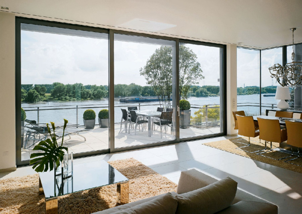 AWILUX: okna narozne Schuco 