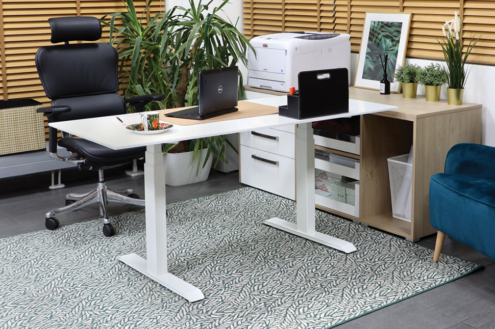 Biurko wyposażone w elektryczny stelaż Futuro