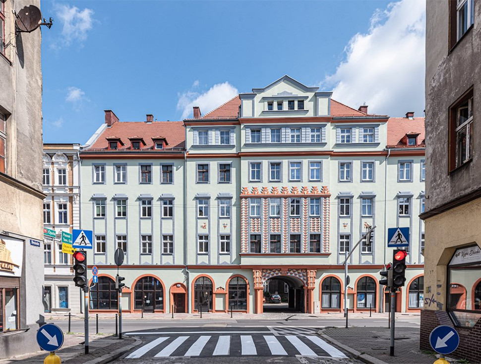 Kamienica przy ul. Piłsudskiego 65-69 w Bytomiu – Fasada Roku 2021 w kategorii „budynek historyczny po renowacji”
