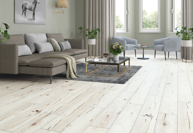 Drewniane wyposażenie salonu