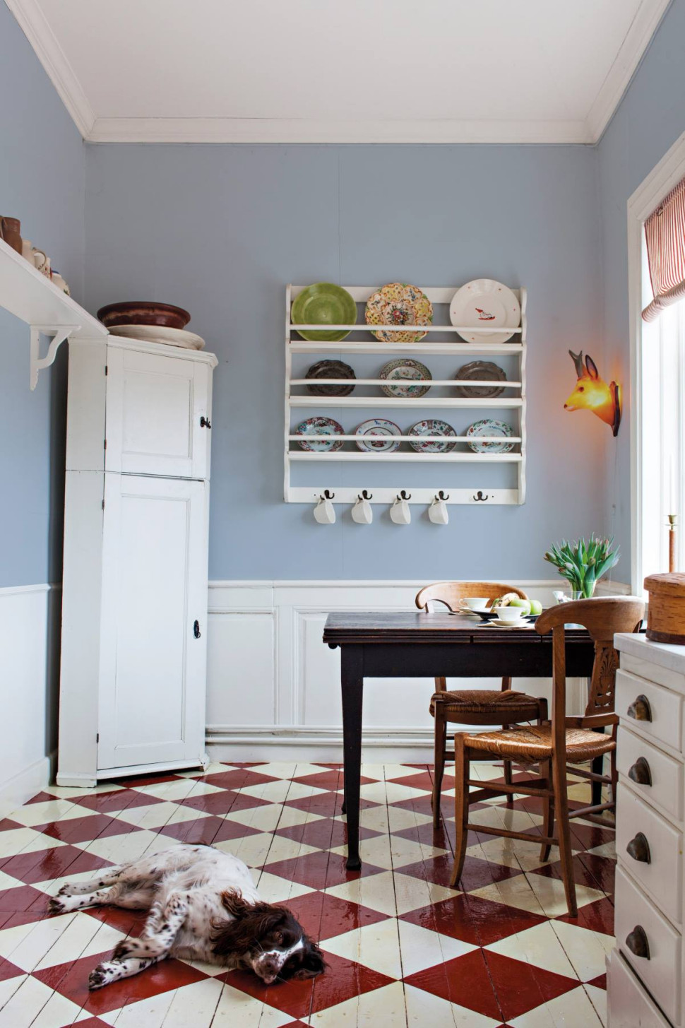 Kuchnia pomalowana farbami z palety Beckers Designer Kitchen & Bathroom w kolorze Sea Breeze