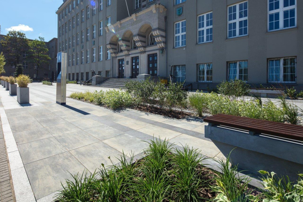 Płyty Magna w przestrzeni miejskiej. fot. Polbruk